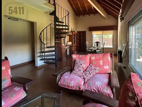 Casa en Venta con 4 cocheras