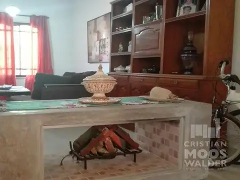 Casa 5 ambientes con 2 baños