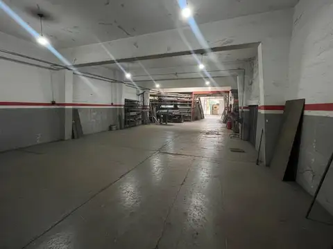 Galpon en Venta 45  mts Fondo