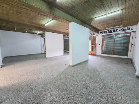 Local 336 m2 - Av. Fortunato de la Plaza (ex 39) y Udine