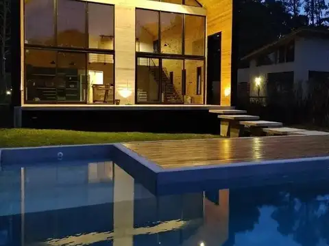 Casa Venta 4 dormitorios 3 baños 220mts2 - Costa Esmeralda