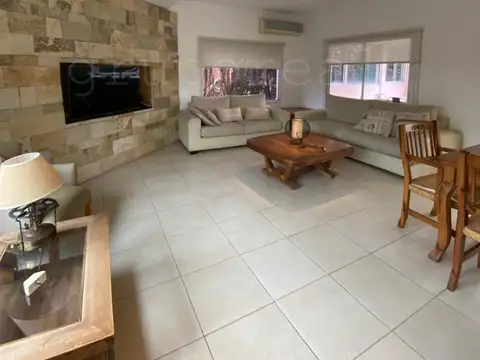 EL ROCIO - Propiedad con 3 dormitorios + pileta + parque forestado