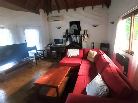 Casa 5 ambientes con 3 baños
