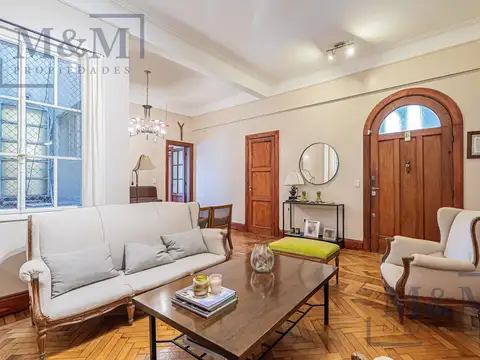 Departamento en venta 8 amb con cochera en Recoleta