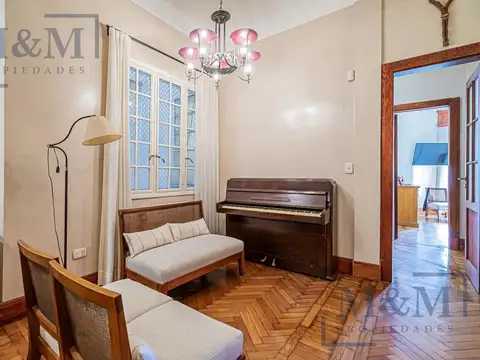 Departamento 8 ambientes con 2 baños