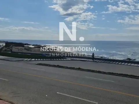 Gran casa frente al mar, Peninsula