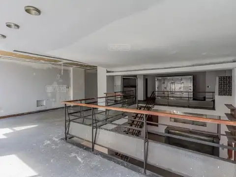 Local en Venta 53 años