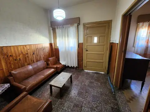 José Alico 300, Piso PB
