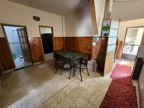   ALQUILADO   DPTO. AL FTE, CON 2 DORM. Y PATIO, SIN EXP