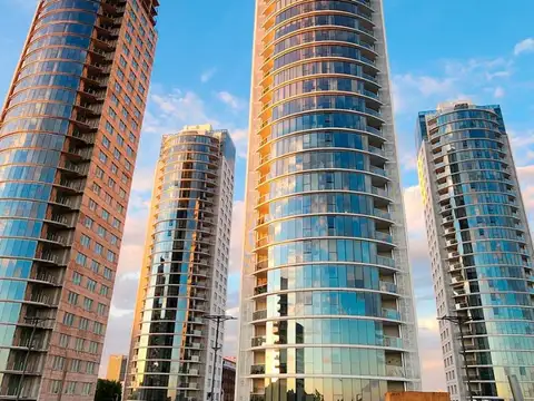 Departamento en Venta en Zona Puerto, USD 225.000