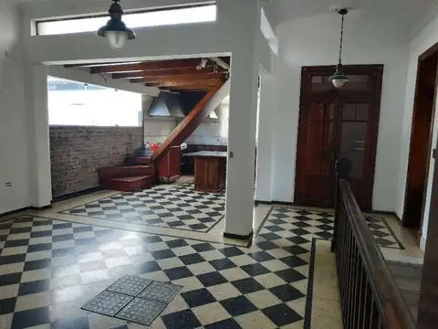 Depto Tipo Casa en Venta de 5 ambientes