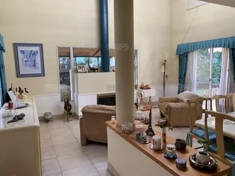 Casa en Venta en Los Ángeles Village, USD 215.000