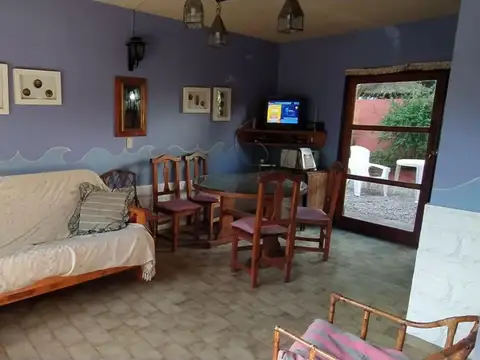 Casa 4 ambientes con 2 baños