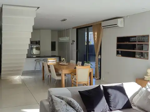 Depto Tipo Casa en Venta de 3 dormitorios