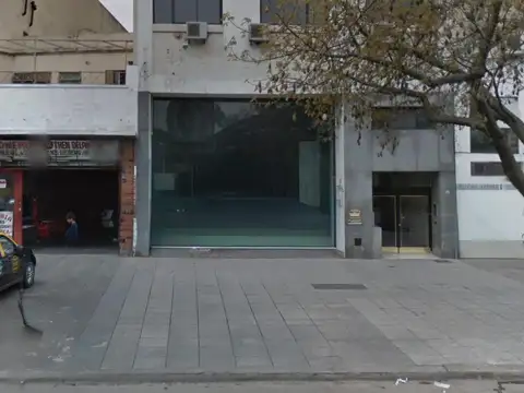 Excelente local bajo propiedad horizontal