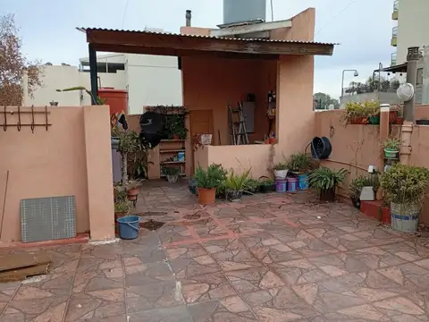Depto Tipo Casa en Venta 40 años