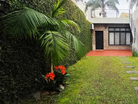 VENTA CASA 3 AMB, COCHERA, QUINCHO, V. LUZURIAGA