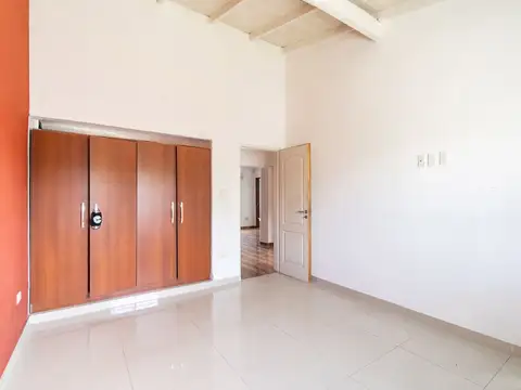 VENTA casa Grand Bourg 4 amb con pileta y quincho