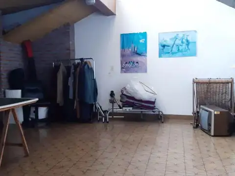 Casa en Venta con 3 cocheras