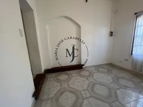 Casa 2 ambientes con 1 baño