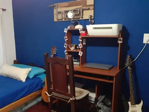 Casa 7 ambientes con 2 baños