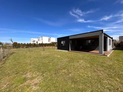 CASA DE UNA PLANTA EN VENTA EN ARAUCARIAS