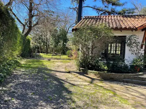 Casa 6 ambientes con 3 baños