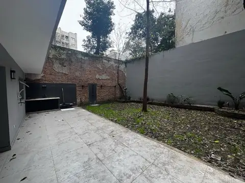 Departamento en Planta Baja, con patio y jardín propios, Barrio Norte !