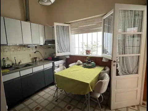 Casa 2 ambientes con 1 baño