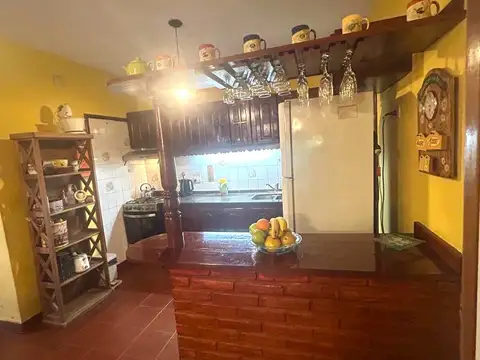 Casa 5 ambientes con 2 baños