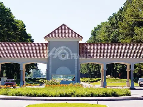 Condos y Townhouses a la Venta en Pinares CC, Exaltación de la Cruz, G.B.A. Zona Norte
