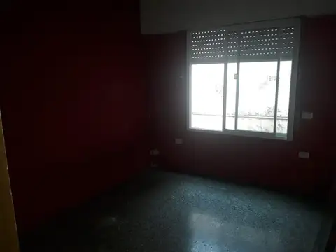 Casa 6 ambientes con 2 baños