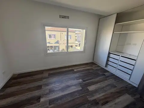 Casa en venta en Saravi Village Pilar