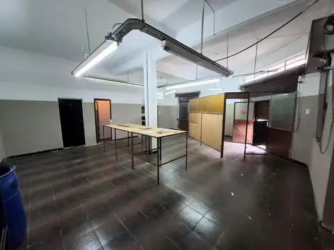 LOCAL COMERCIAL EN OCHAVA 54 M2 APROX.   TRIFASICA  