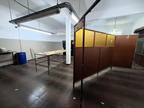 LOCAL COMERCIAL EN OCHAVA 54 M2 APROX.   TRIFASICA  