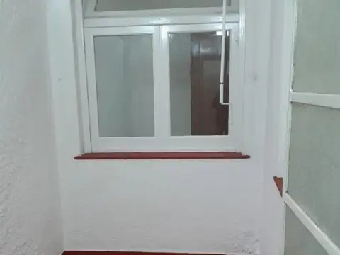 Depto Tipo Casa 2 ambientes con 1 baño