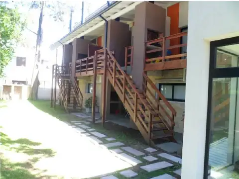 Del Cazon 100, Piso 1