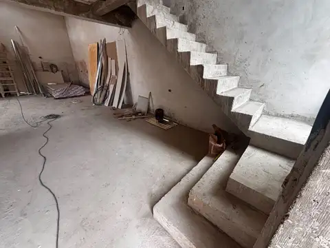 Casa 6 ambientes con 2 baños