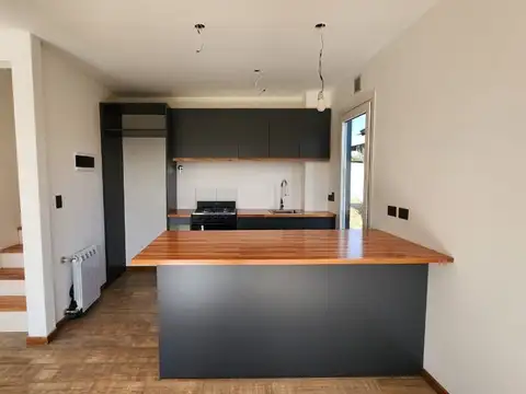 Depto Tipo Casa en Venta de 4 ambientes