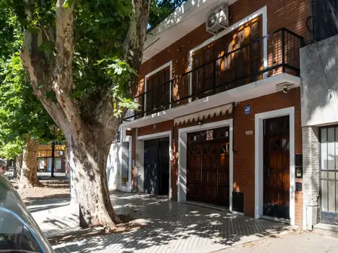 CASA EN VENTA 2 DORMITORIOS, COCHERA , PLANTA ALTA