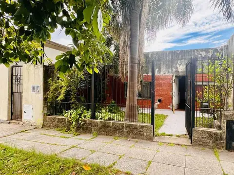 VENTA CASA 5 AMB A RECICLAR APTA CREDITO MORON