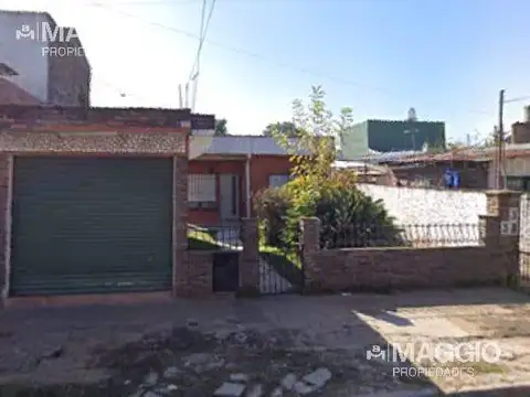 CASA LOCAL VENTA ISIDRO CASANOVA BARRIO SAN CARLOS