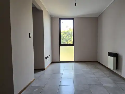 Z/ BV. MUTTIS, 1 PISO, ESTAR COMEDOR LUMINOSO, COCINA, CALEFACTOR, PLACARES, TERRAZA COMUN Y ASADOR