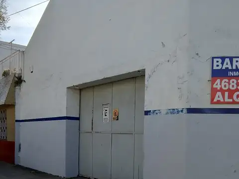 ALQUILER LOCAL O GALPON DE 13MTS X 18MTS EN ESQUINA, PARA VARIOS RUBROS.