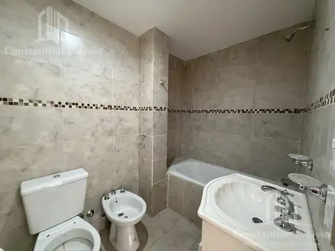 Departamento en Alquiler en Remedios De Escalada, $ 550.000