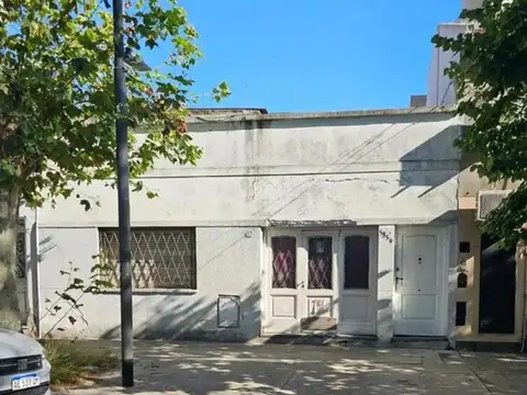 Casa de  5 ambientes, a refaccionar en Villa Urquiza