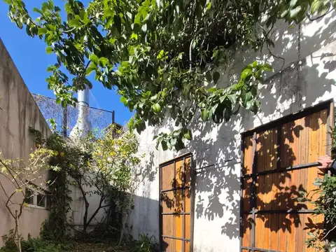 Combatientes de Malvinas al 3700 - PH c/ jardín y pileta - ALQUILER - Villa Urquiza