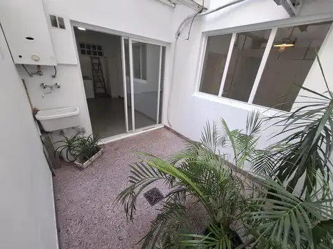 Departamento 2 Ambientes Amplio con Patio Propio