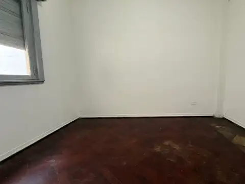 Departamento de 3 Ambientes al frente con ventana  Luminoso excelente ubicacion