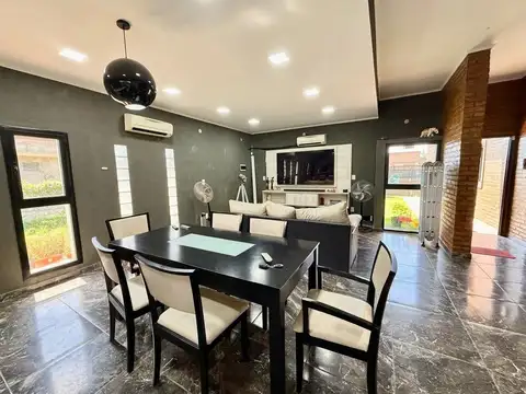 Casa 3 ambientes con 2 baños